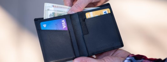 wallets and cardholders corporate gits dubai