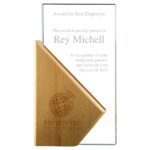 corporate-gift-wooden-trophy.jpg